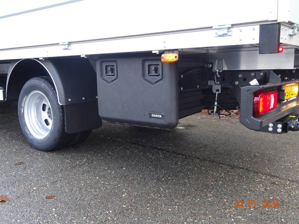 EMG steigerverhuur Iveco onderkant