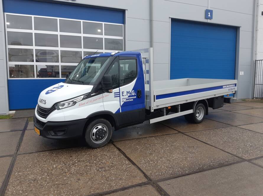 EMG steigerverhuur Iveco open laadbak