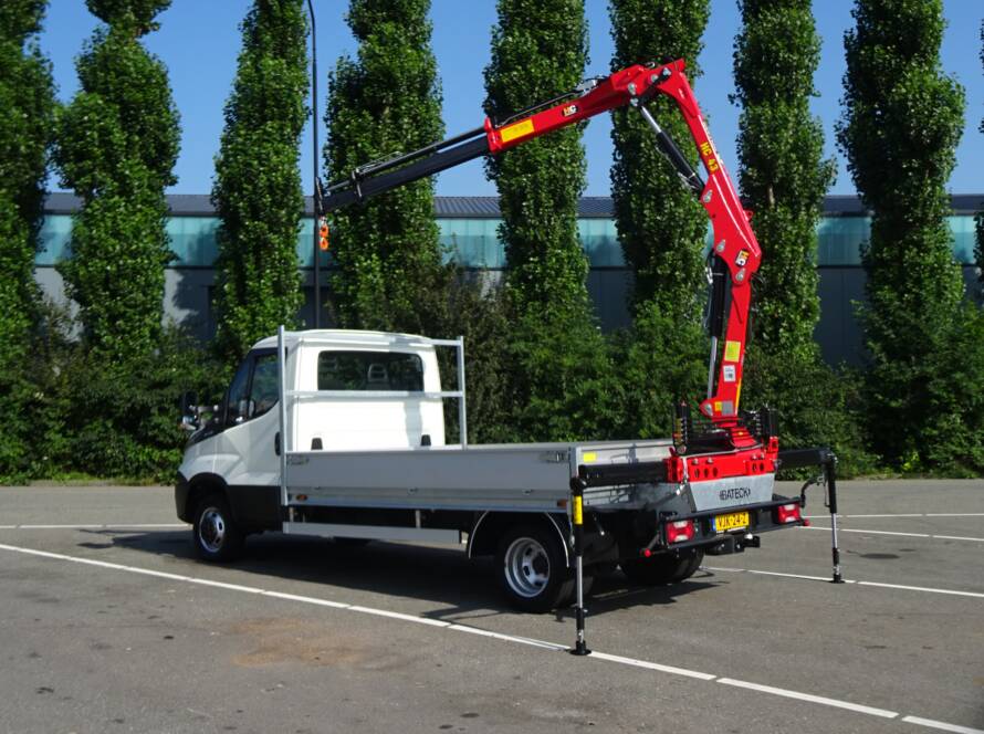 Opslagbakkie.nl voertuig met laadkraan