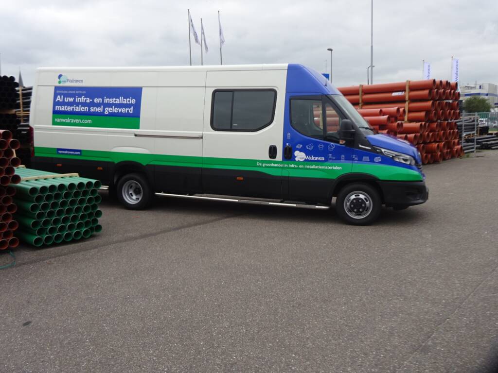 van Walraven Iveco bus zijkant