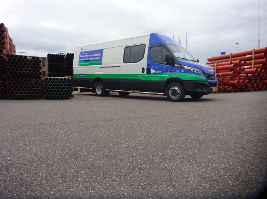 van Walraven Iveco bus zijkant