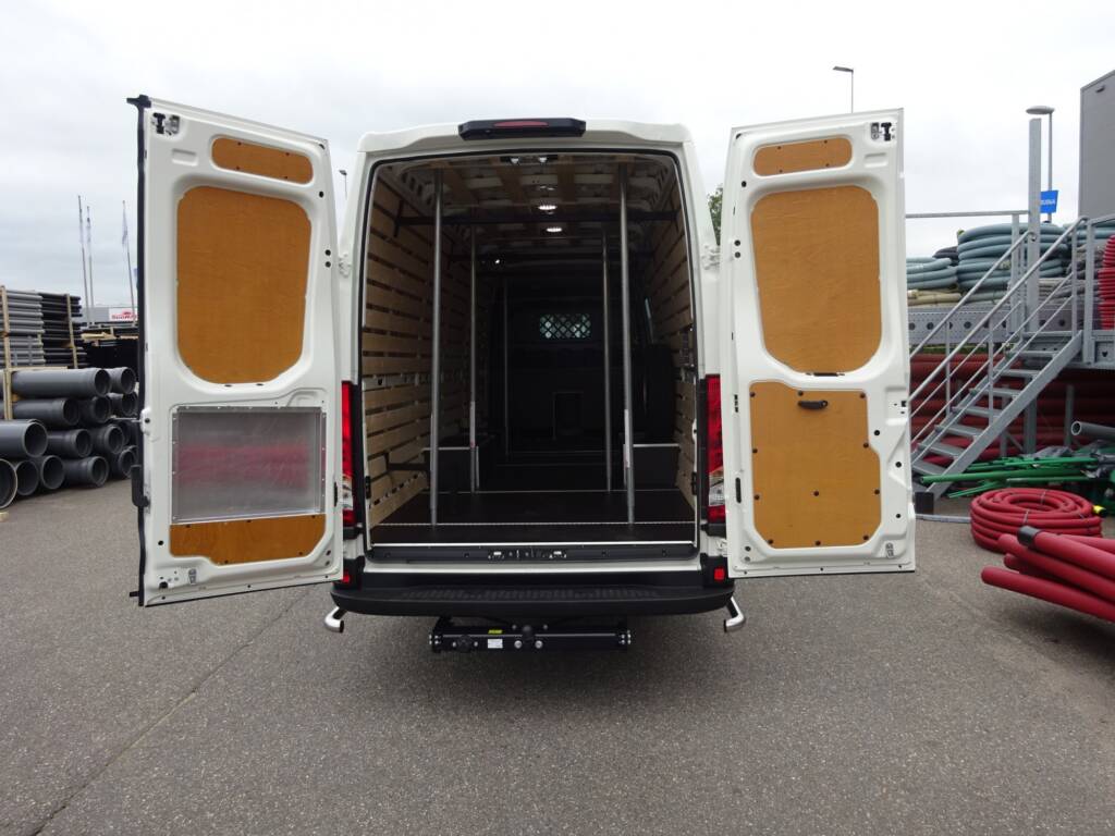 van Walraven Iveco bus achterkant