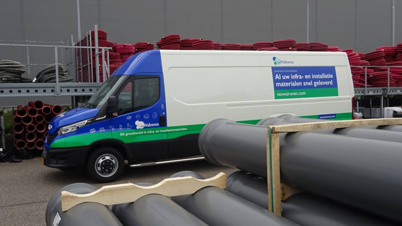 van Walraven Iveco bus zijkant